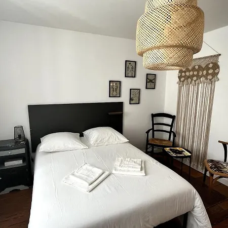 Chez Anais Apartment Provins